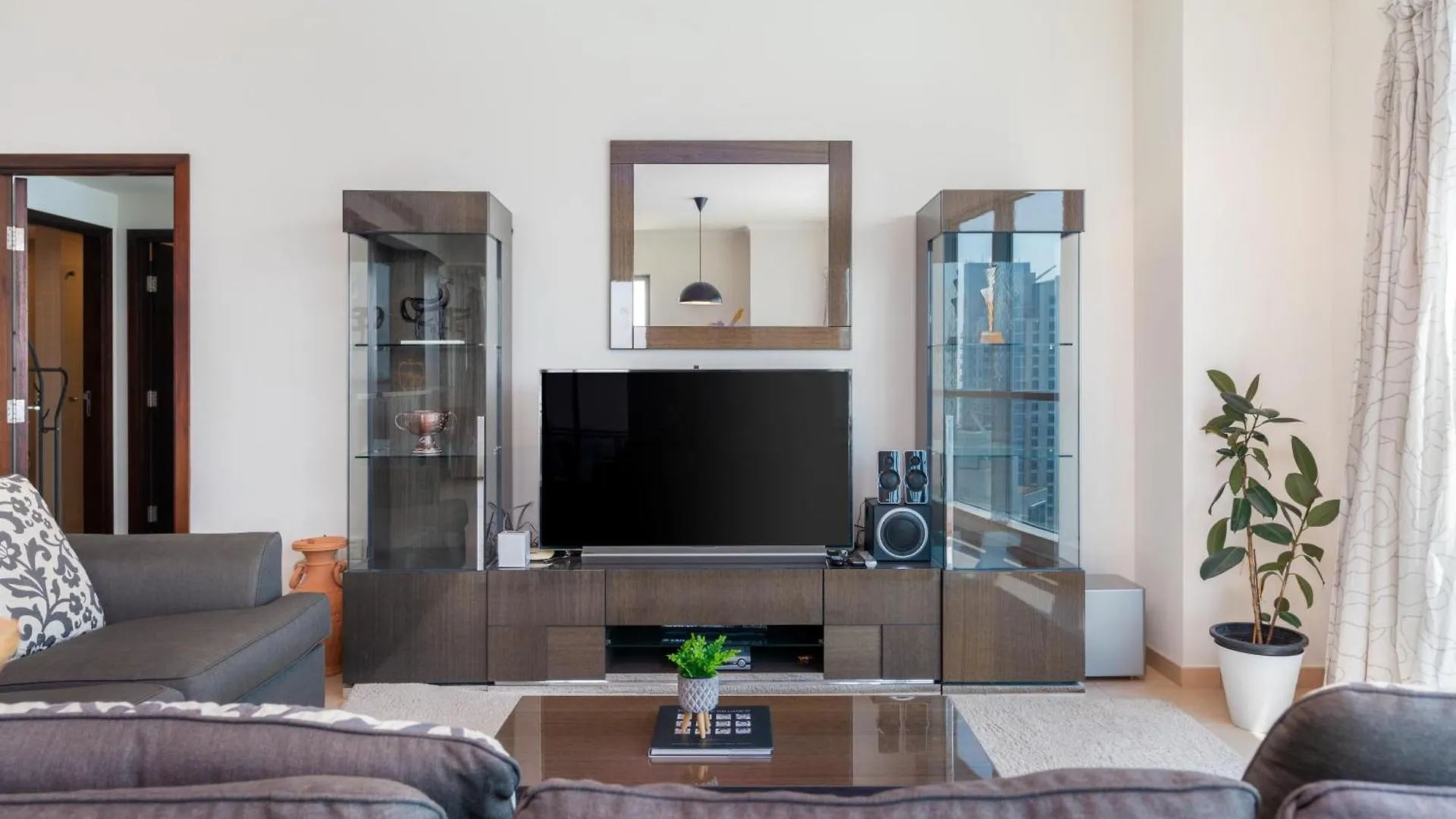 Incredible Fountain Views 2. 5 Bedroom Burj Residences Dubai United Arab Emirates